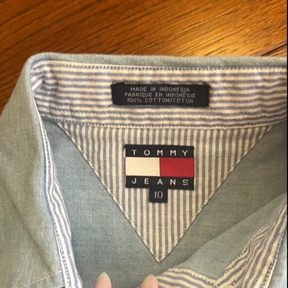 Tommy Hilfiger Light Blue Casual Button Down Shirt - Picture 4 of 6